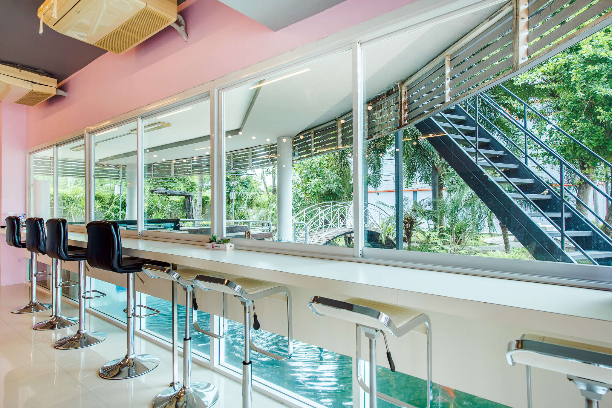 ร้านทานเพลิน